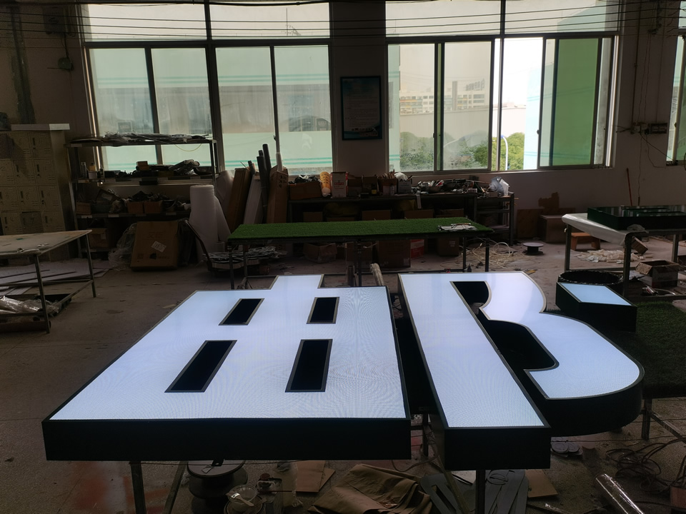 個性化的標識標牌系統設計是怎么樣的？--【巨匠標識，標識制作廠家】