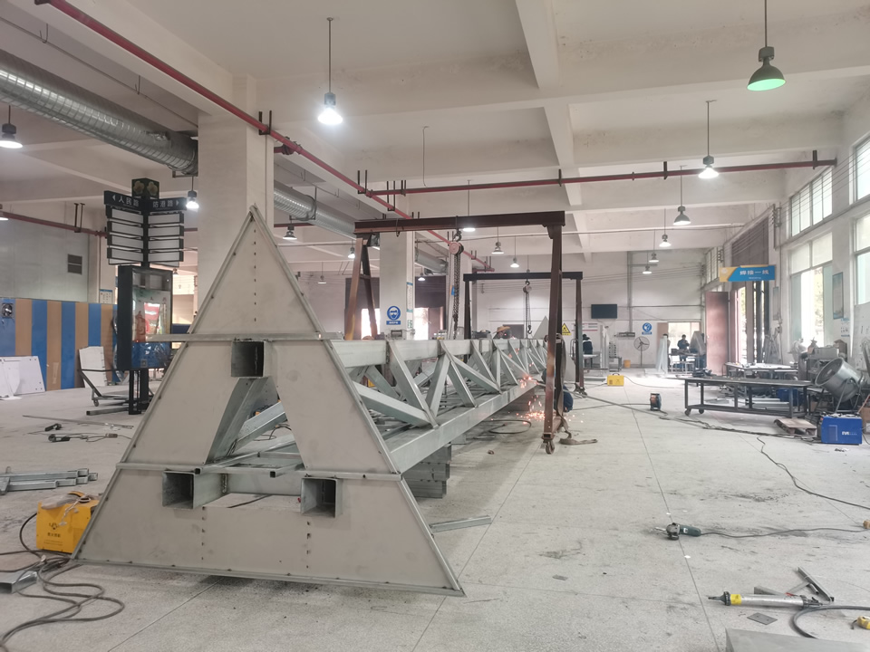 18米異形精神堡壘設計制作案列欣賞--【巨匠標識，標識制作廠家】