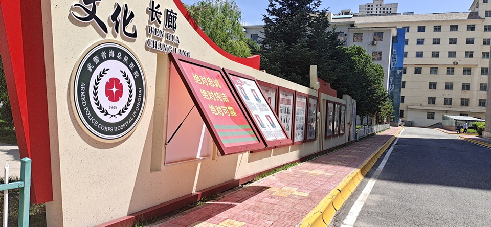 上墻宣傳欄框架設計有哪些風格特點？——【巨匠標識，標識制作廠家】